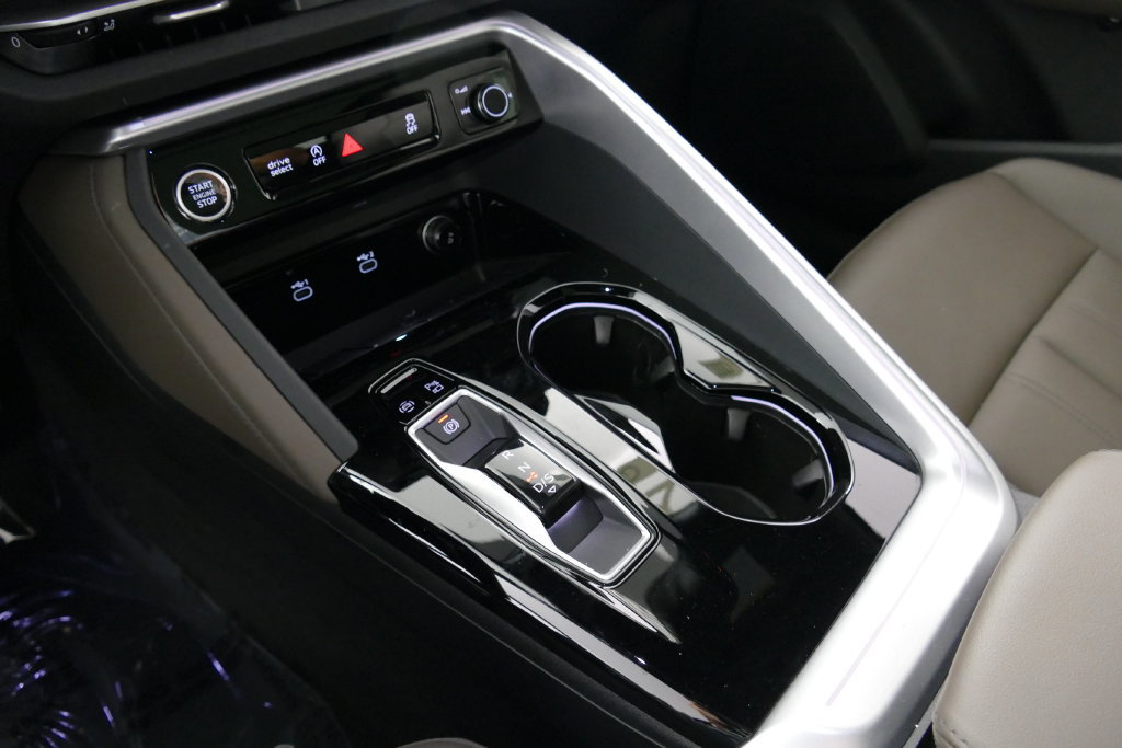 Certified 2025 Audi Q5 Premium w/ Convenience Package AWD/4WD image 22