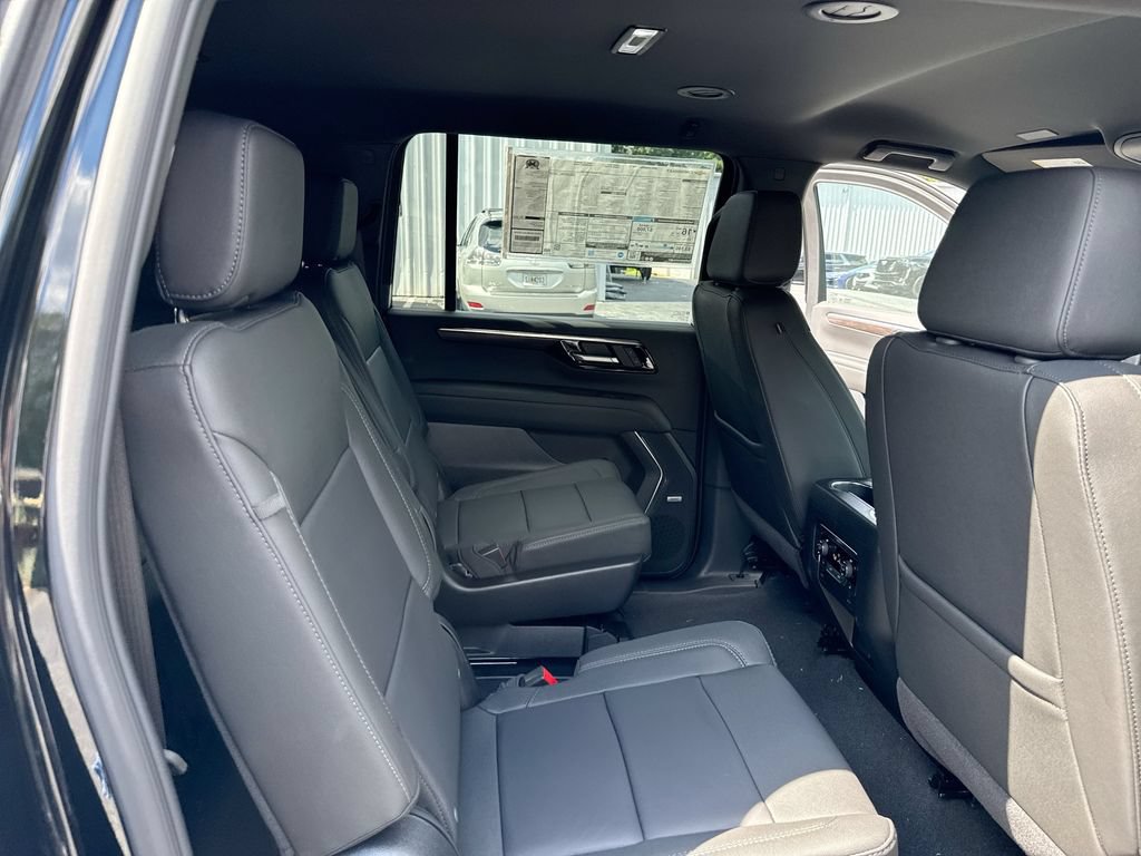 New 2026 Chevrolet Suburban LT w/ Comfort Package AWD/4WD image 29