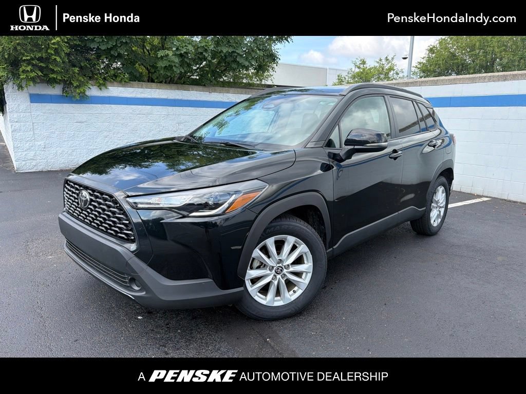 Used 2023 Toyota Corolla Cross LE w/ Moonroof Package AWD/4WD image 1