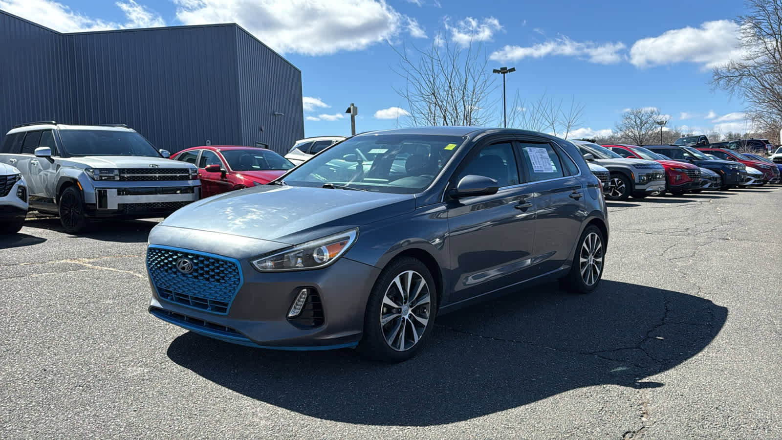 Used 2018 Hyundai Elantra GT image 3