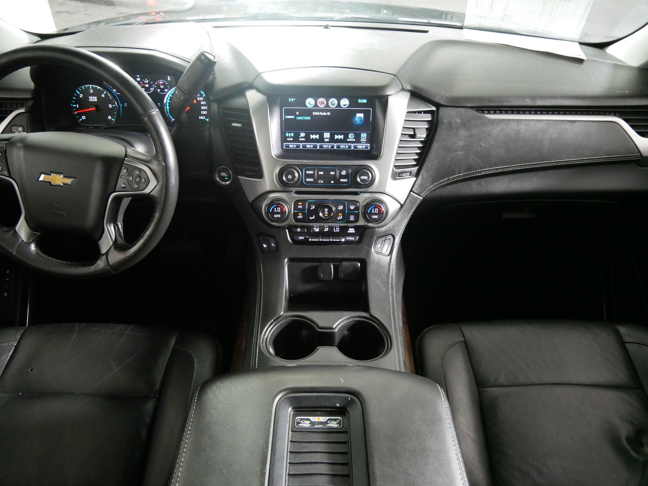 Used 2017 Chevrolet Tahoe LT w/ Luxury Package AWD/4WD image 10