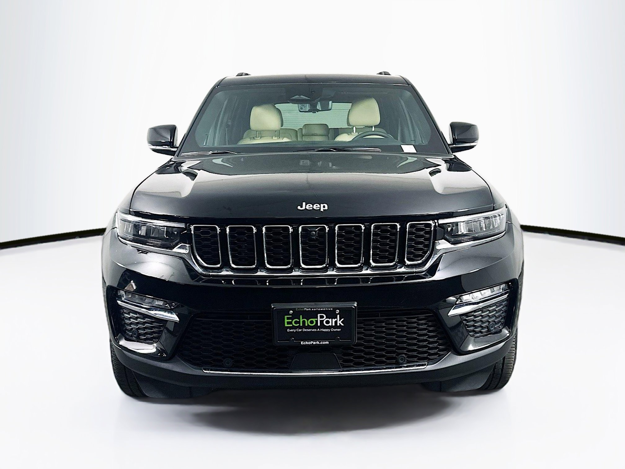 Used 2023 Jeep Grand Cherokee Limited w/ Luxury Tech Group II image 2