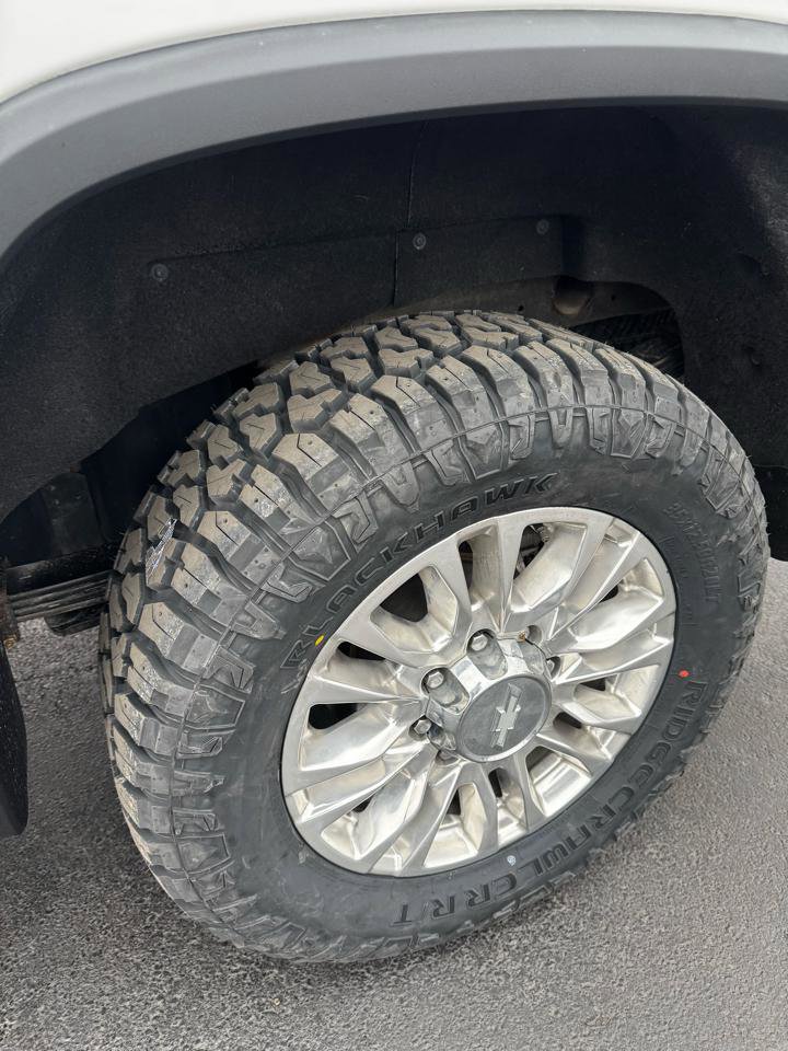 Used 2020 Chevrolet Silverado 2500 High Country w/ Z71 Off-Road Package image 15