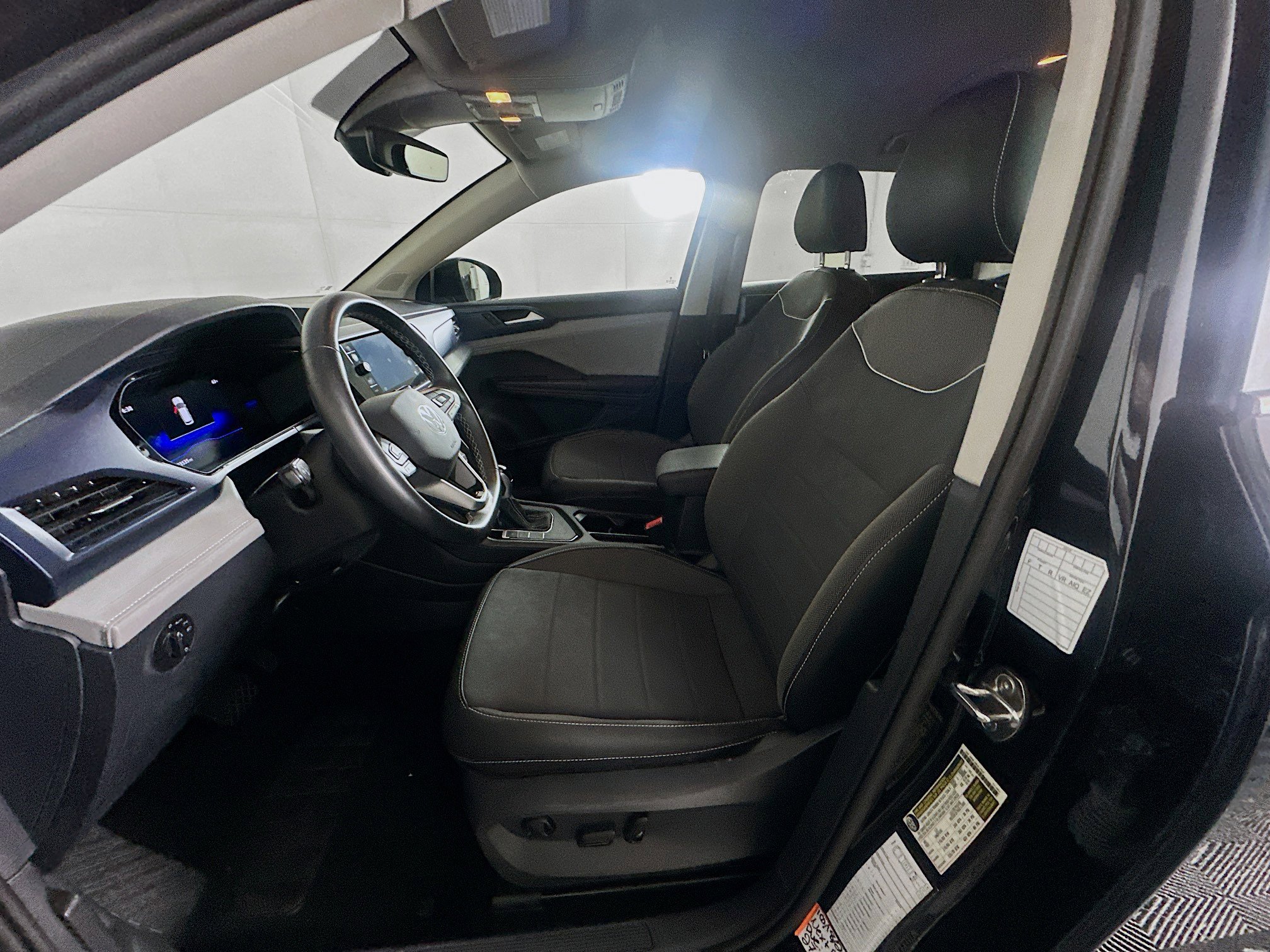 Used 2024 Volkswagen Taos SE image 13