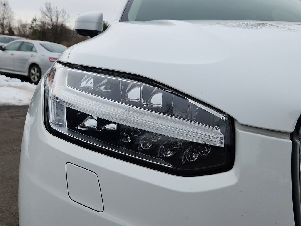Used 2020 Volvo XC90 T6 Momentum w/ Protection Package Premier image 9