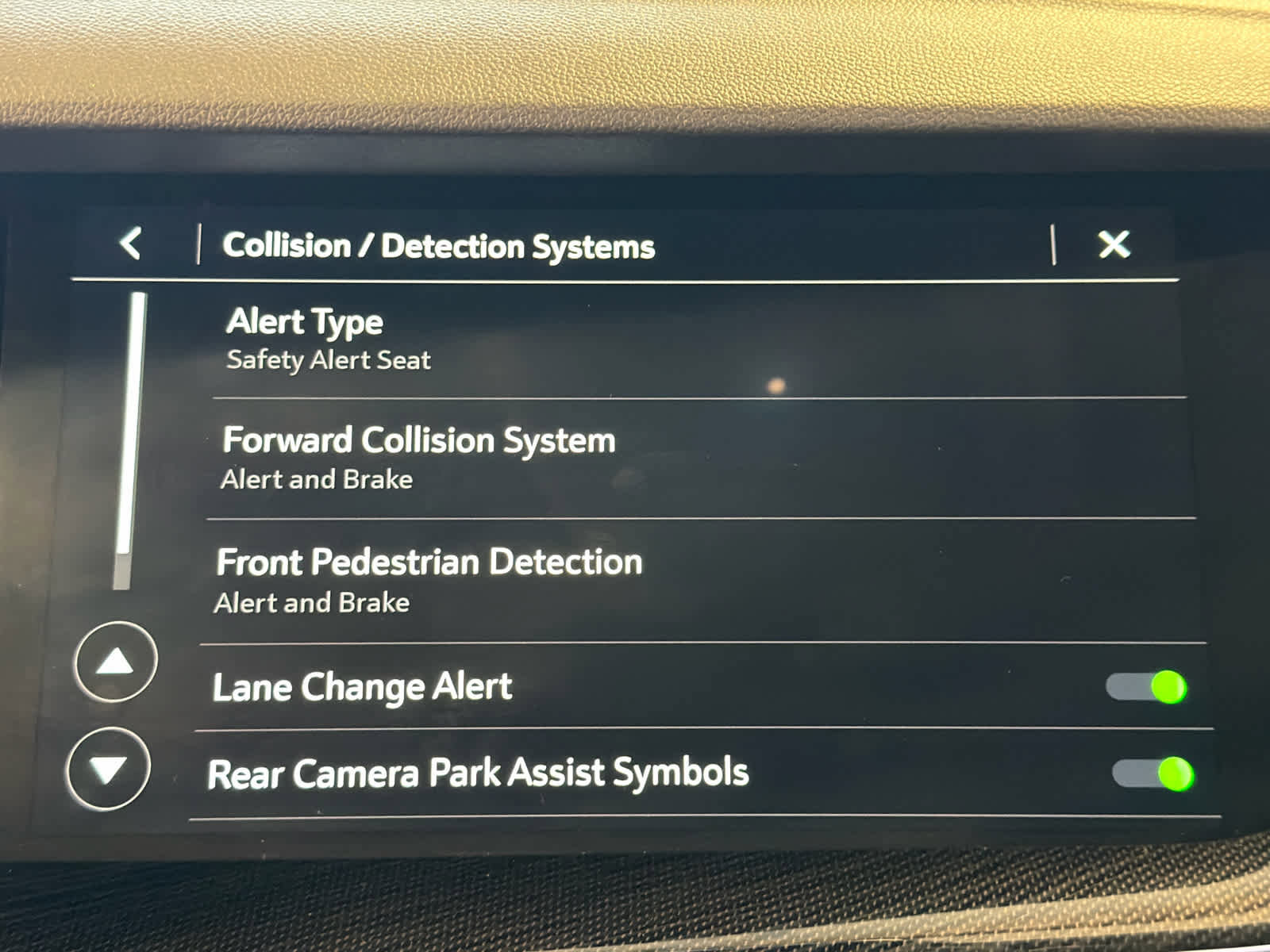 Used 2023 Buick Envision Essence image 49