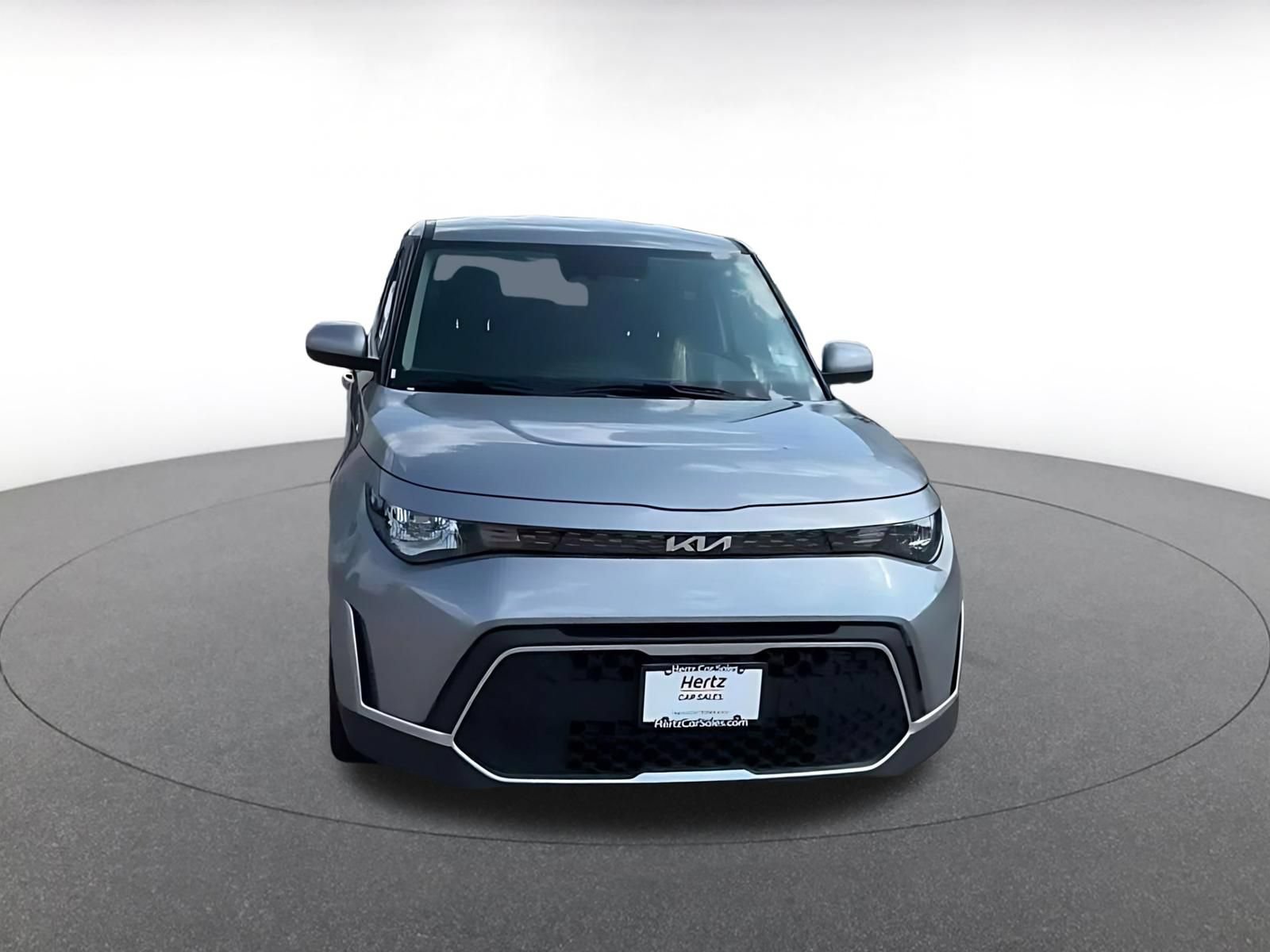 Used 2025 Kia Soul LX w/ LX Technology Package FWD image 4