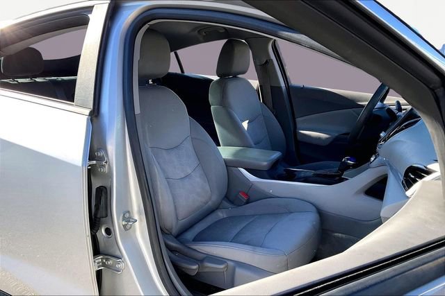 Used 2017 Chevrolet Volt LT w/ Comfort Package image 19