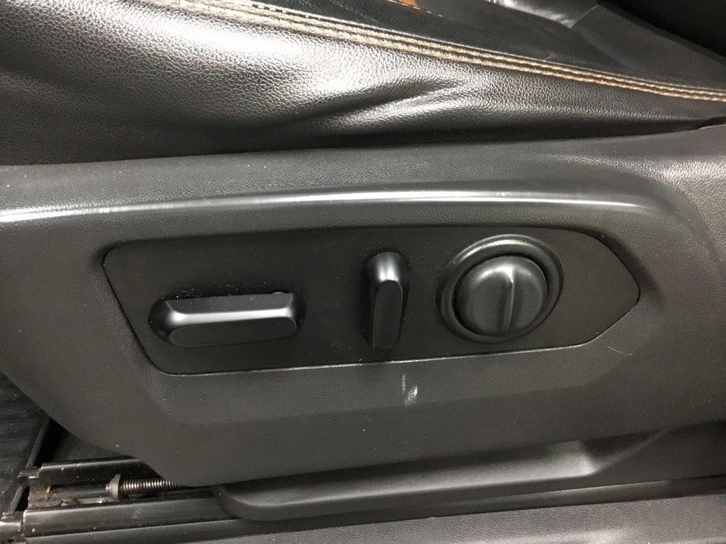 Used 2021 GMC Sierra 3500 AT4 w/ AT4 Preferred Package image 5