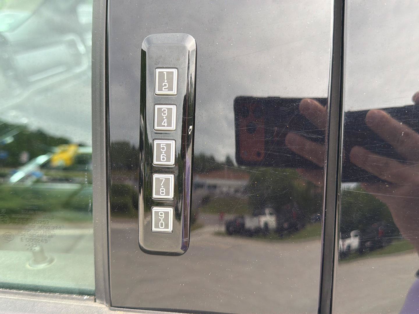 Used 2023 Ford F550 4x4 SuperCab Super Duty image 13