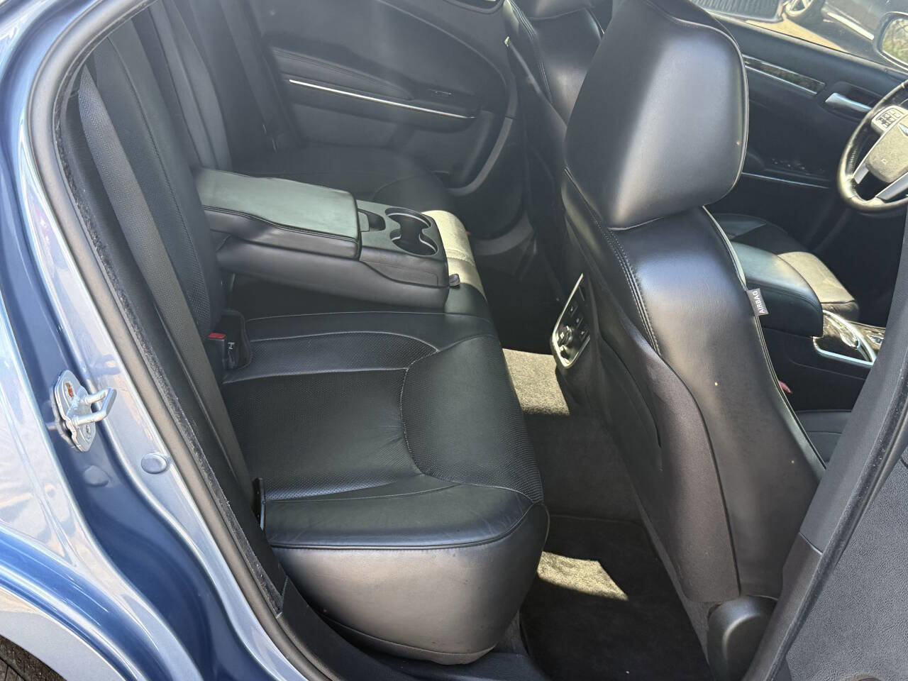 Used 2011 Chrysler 300 C image 17