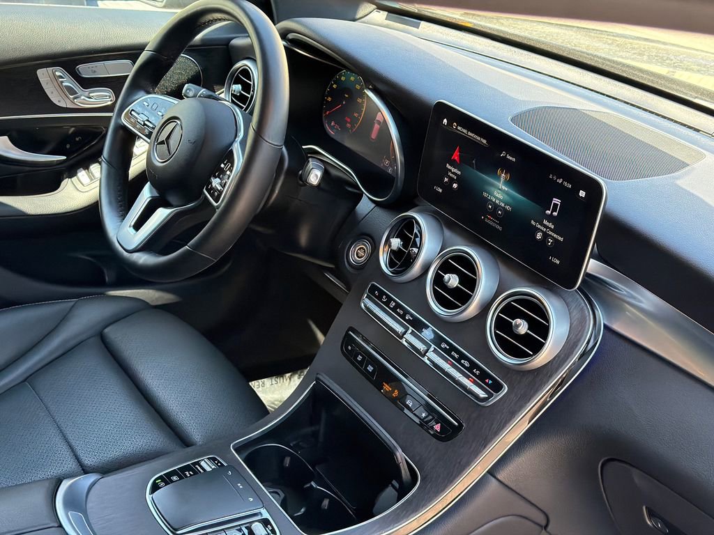 Used 2022 Mercedes-Benz GLC 300 4MATIC image 10