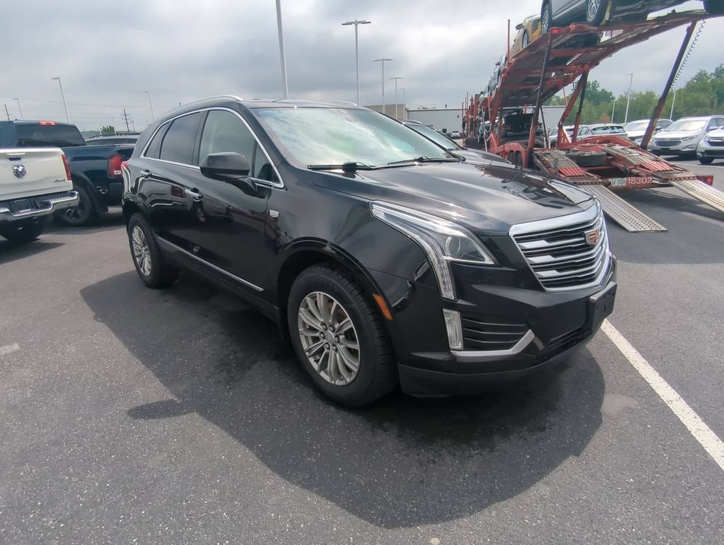 Used 2017 Cadillac XT5 Luxury w/ Driver Awareness Package AWD/4WD image 2