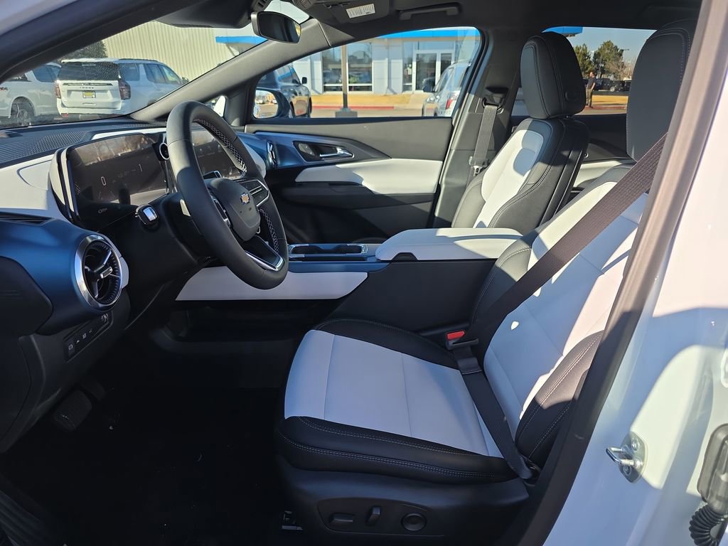 New 2026 Chevrolet Equinox EV LT AWD/4WD image 9