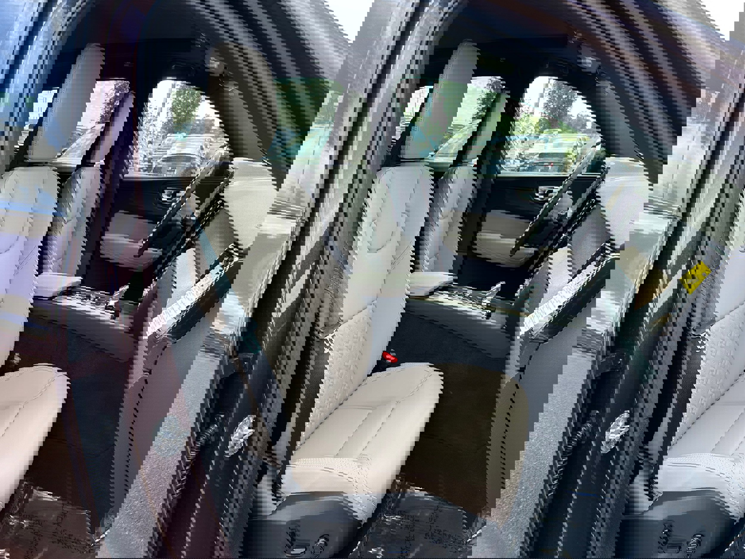 New 2026 Volvo XC60 B5 Core w/ Climate Package image 8