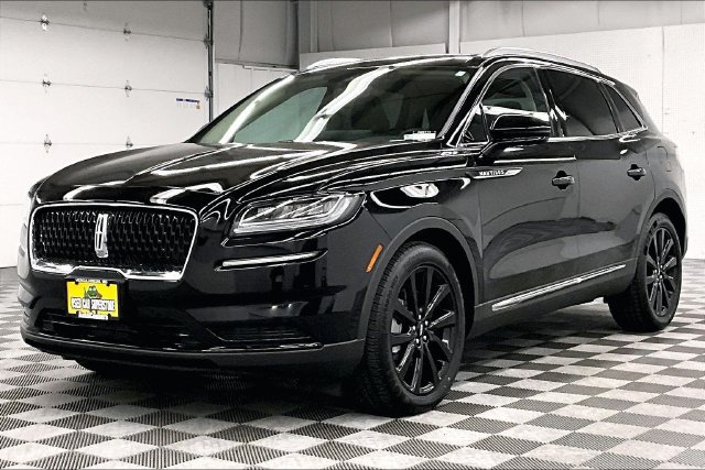 Used 2023 Lincoln Nautilus Reserve w/ Monochromatic Package FWD image 12