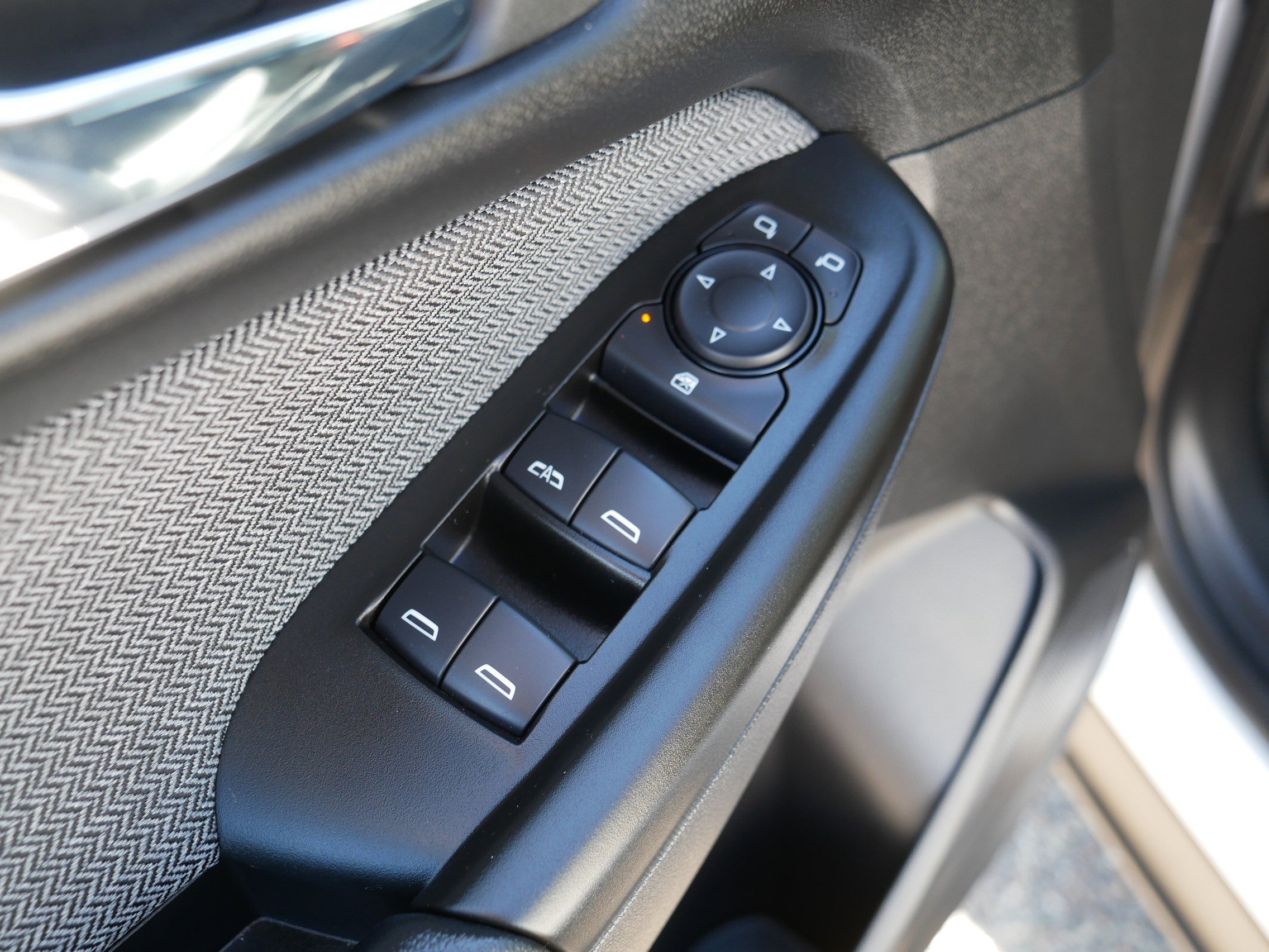 Used 2024 Chevrolet TrailBlazer LS w/ LS Convenience Package FWD image 19