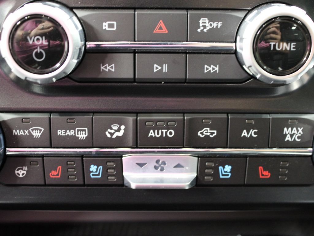 Used 2025 Ford F350 Platinum AWD/4WD image 74