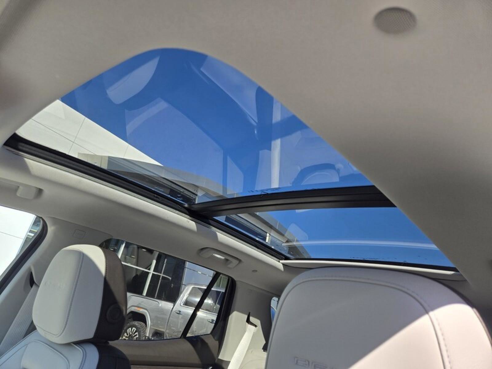 New 2026 GMC Terrain Denali w/ LPO, Floor Liner Package image 23