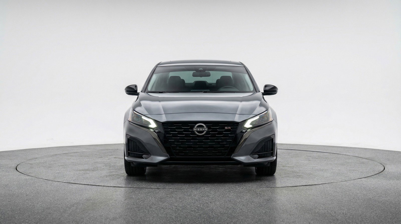 Used 2025 Nissan Altima 2.5 SR image 2