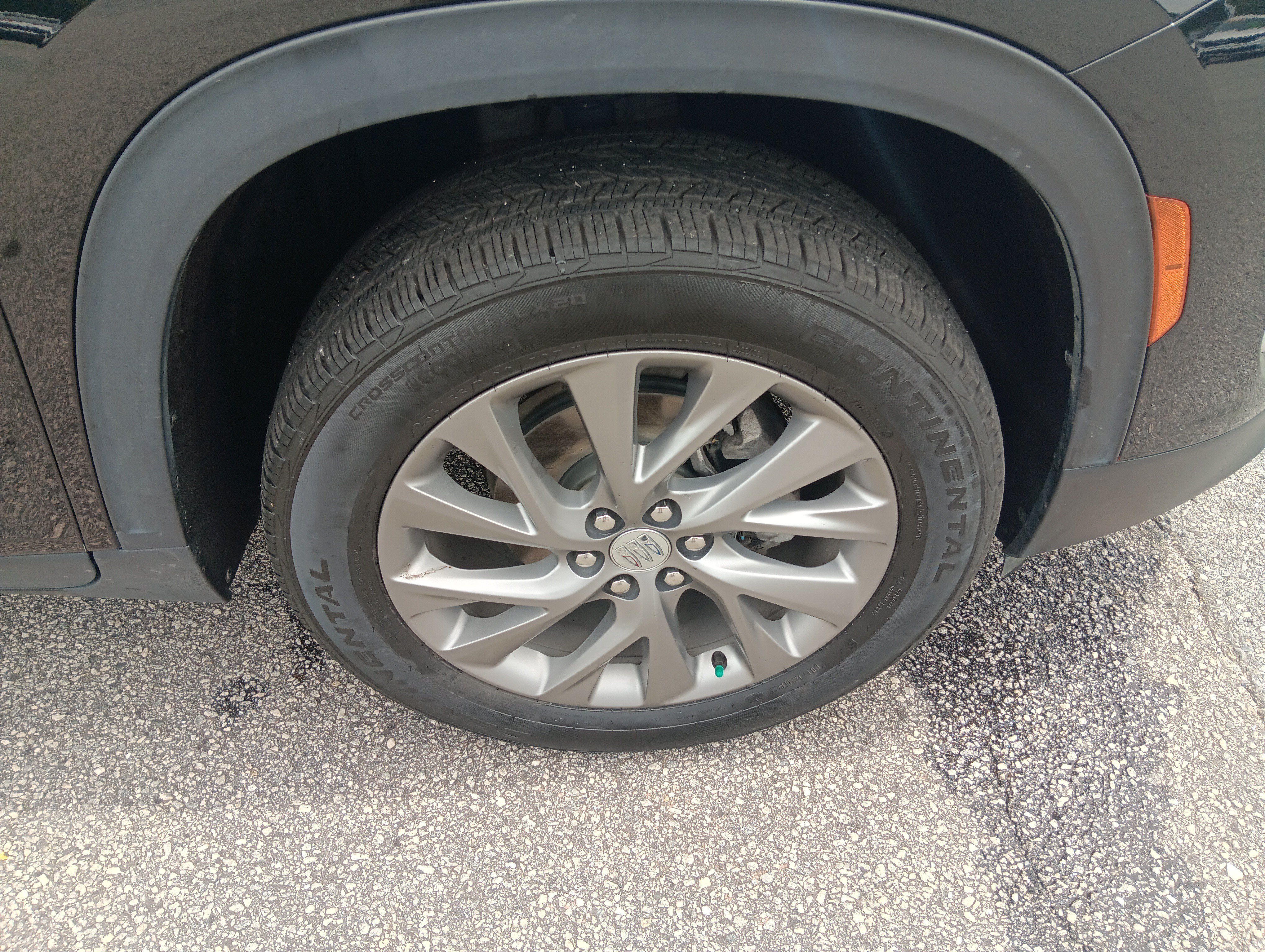 Used 2025 Buick Enclave Preferred AWD/4WD image 8
