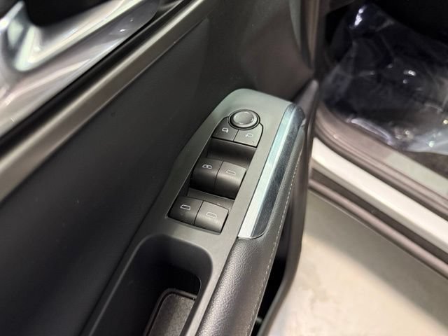 Certified 2026 Chevrolet Traverse LT FWD image 9