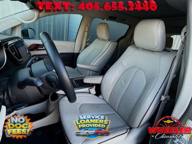 Used 2017 Chrysler Pacifica Limited FWD image 25