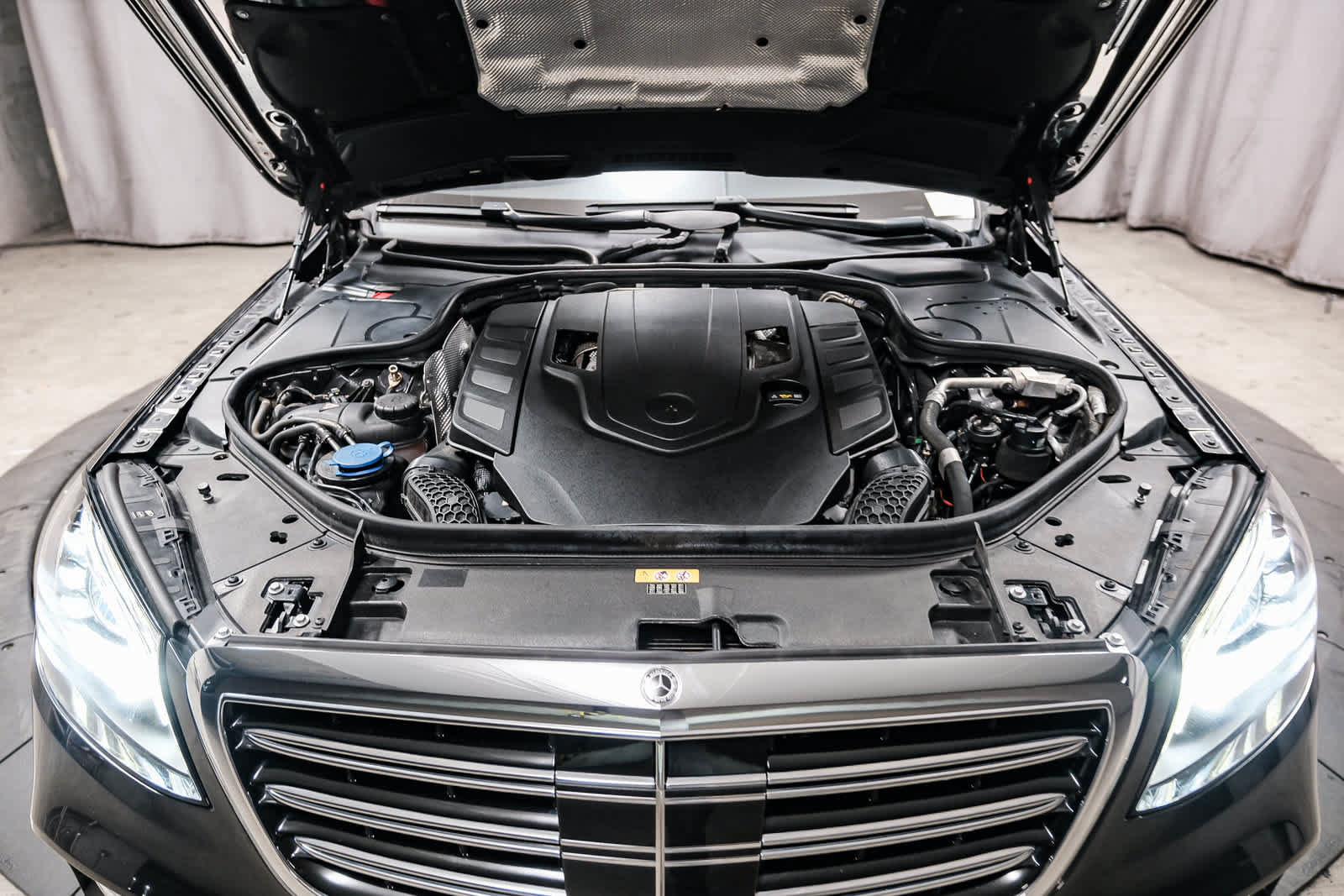 Used 2018 Mercedes-Benz S 560 Sedan image 32