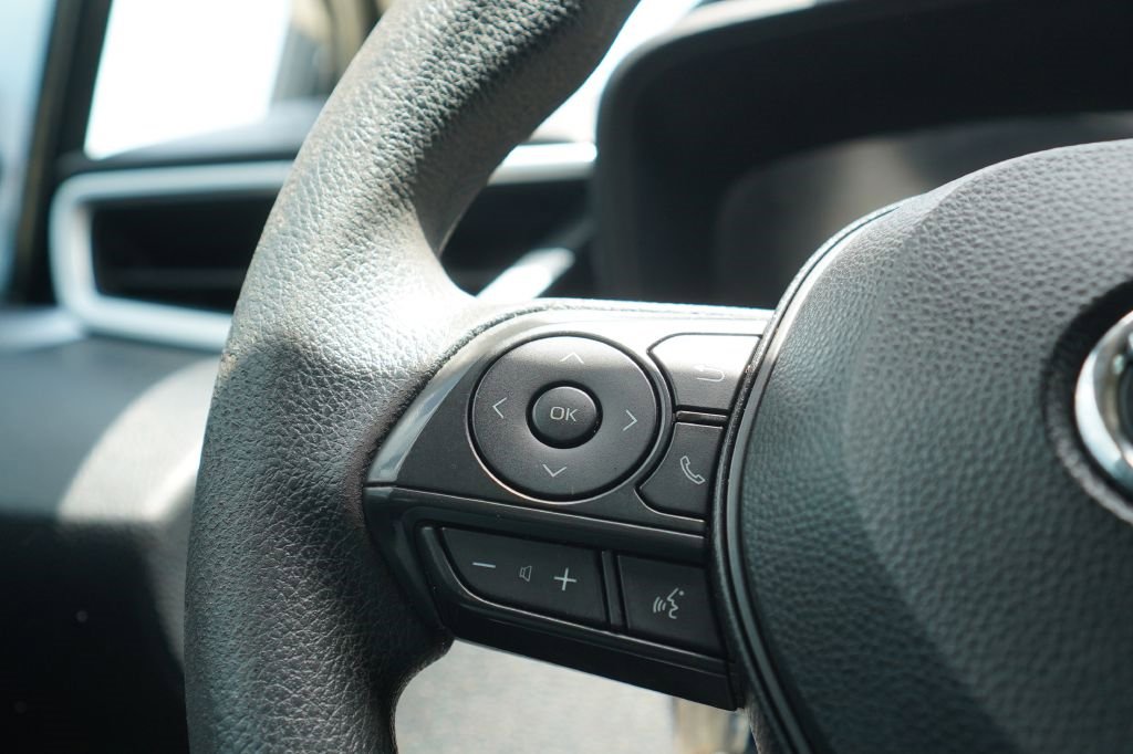 Used 2021 Toyota Corolla LE image 18