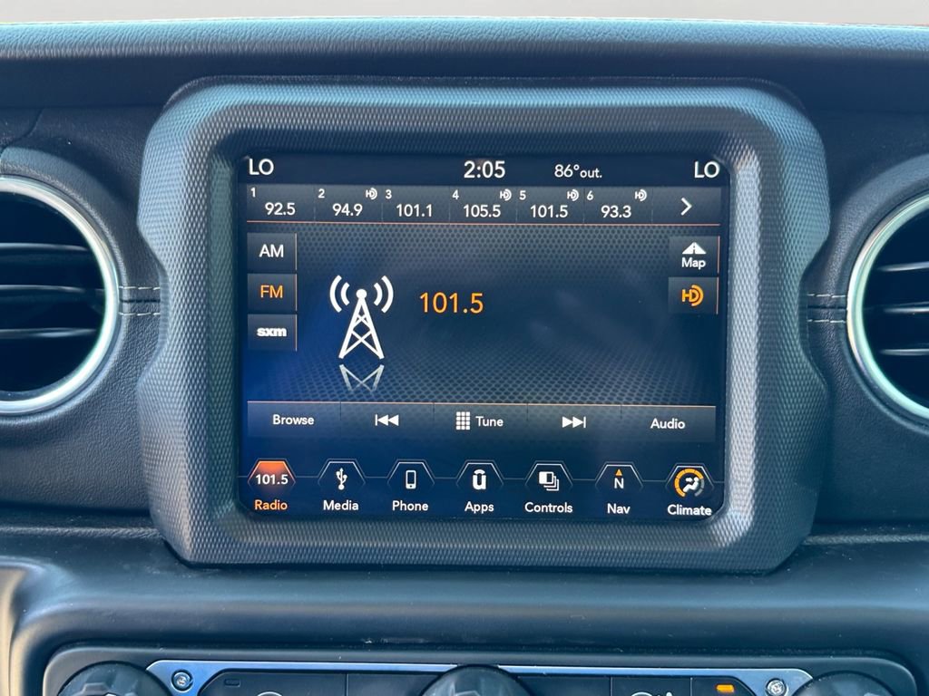 Used 2018 Jeep Wrangler Unlimited Sahara image 18