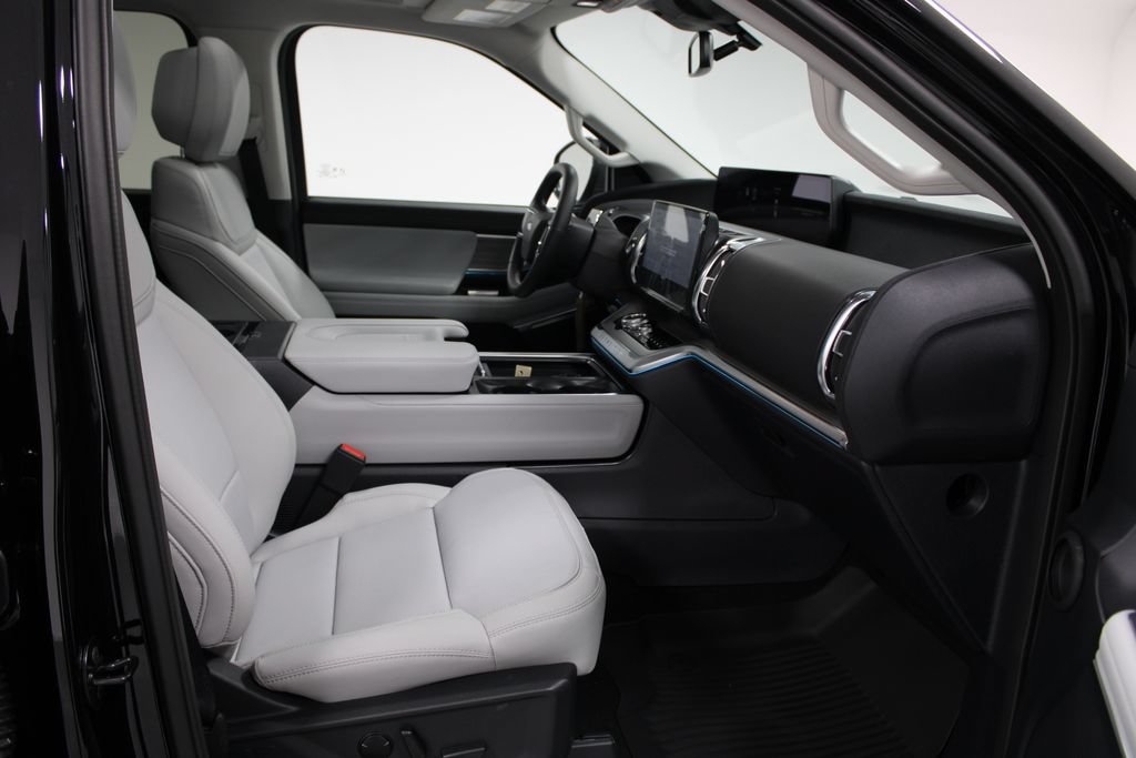 New 2027 Ford Expedition Platinum RWD image 29