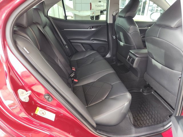 Certified 2018 Toyota Camry XLE FWD image 22