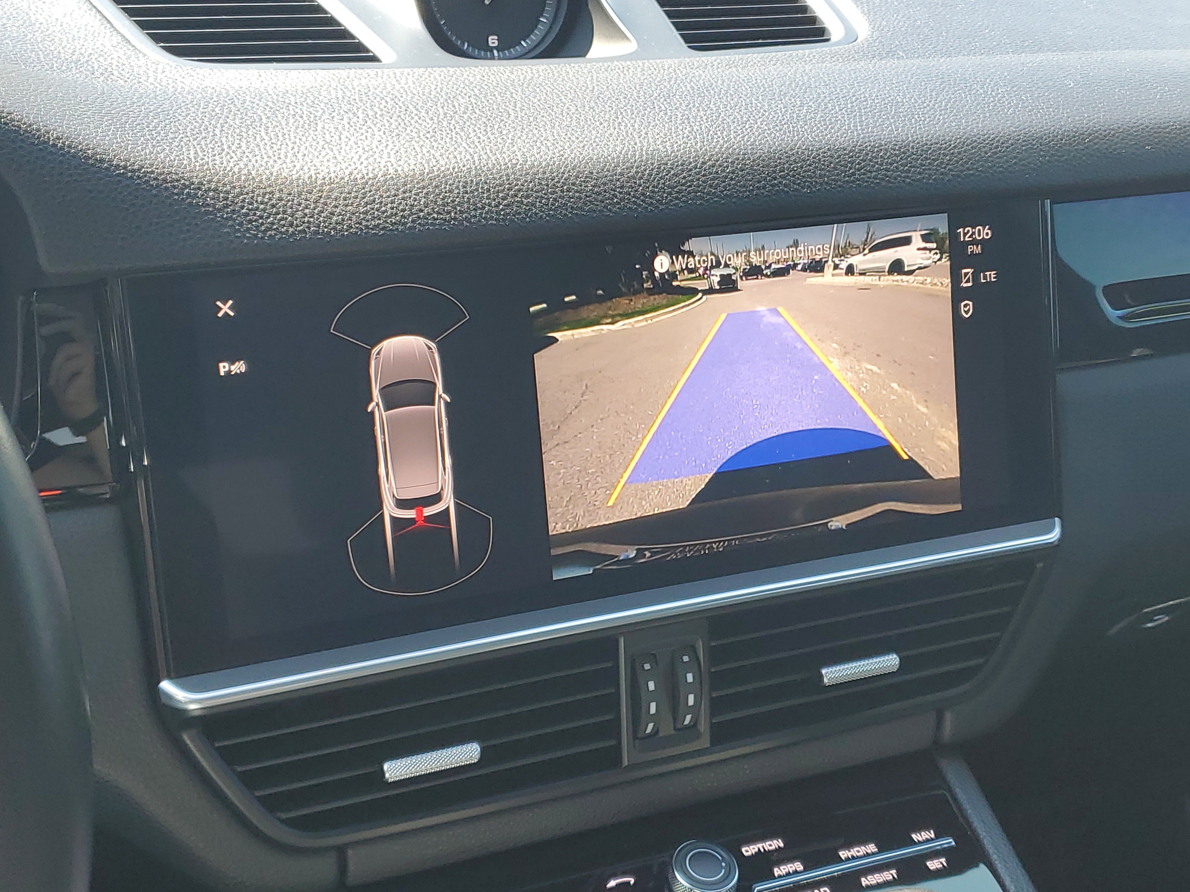 Used 2022 Porsche Cayenne AWD/4WD image 17