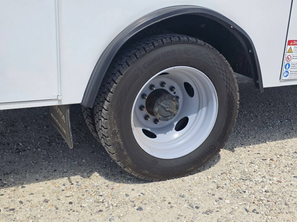 New 2026 Ford F550 4x4 Supercab Super Duty image 14