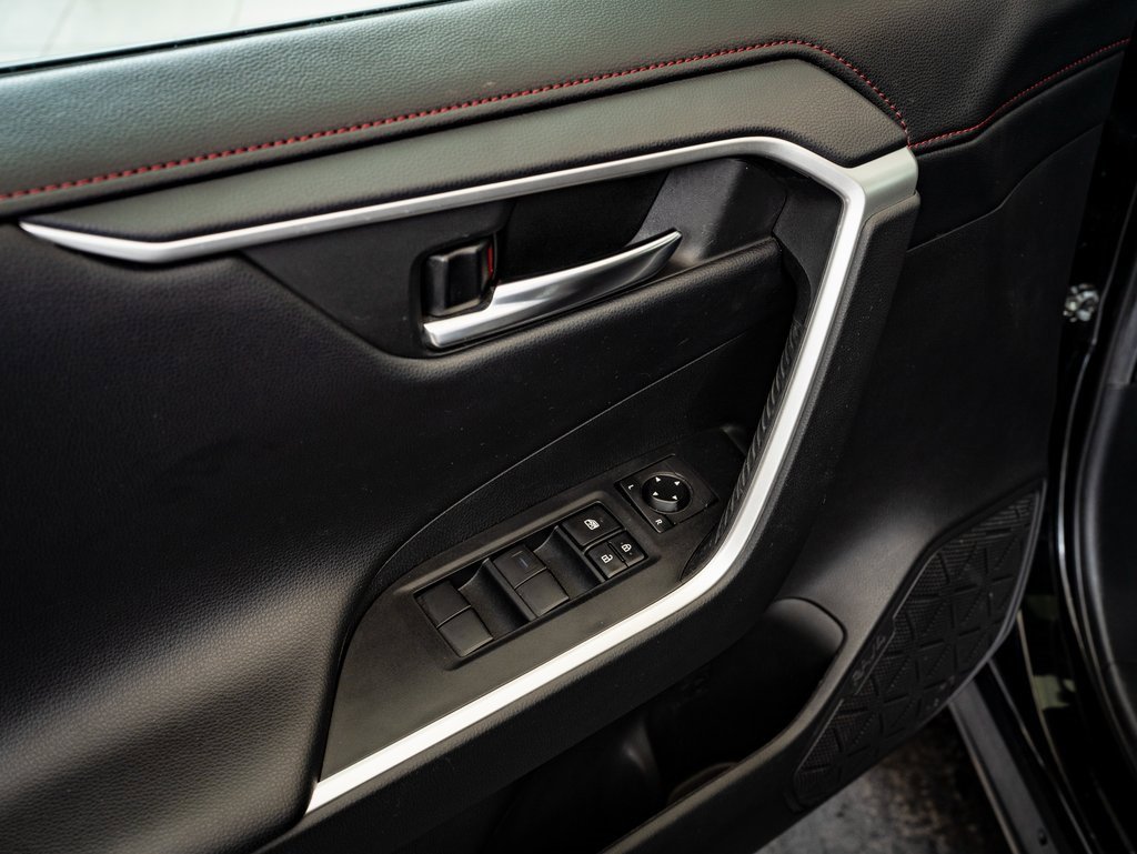 Used 2020 Toyota RAV4 AWD image 26