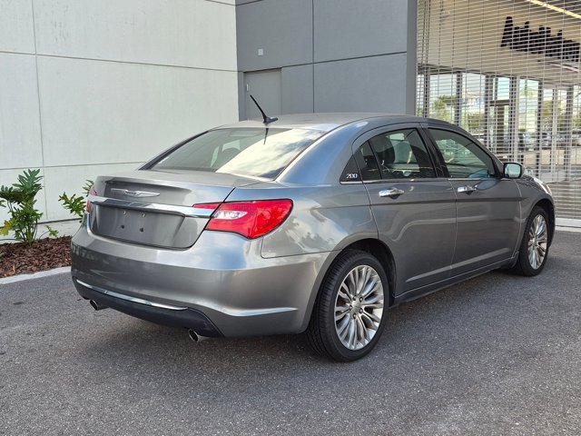 Used 2013 Chrysler 200 Limited FWD image 3