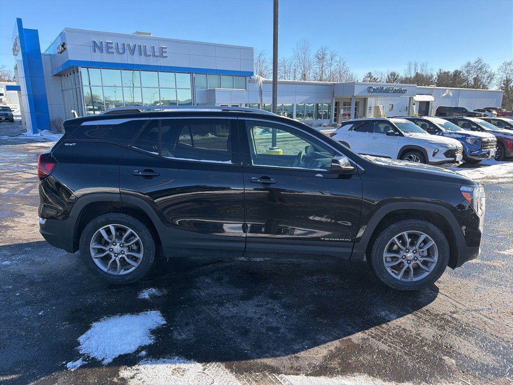 Certified 2022 GMC Terrain SLT w/ Infotainment Package II image 2