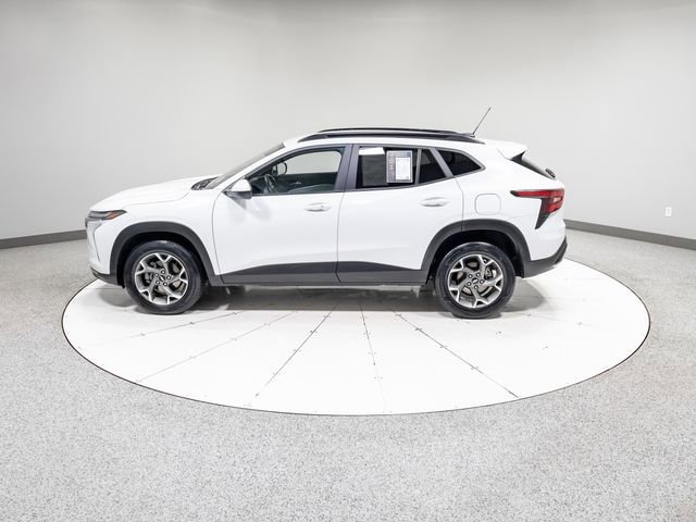 Used 2024 Chevrolet Trax LT w/ Driver Confidence Package image 33
