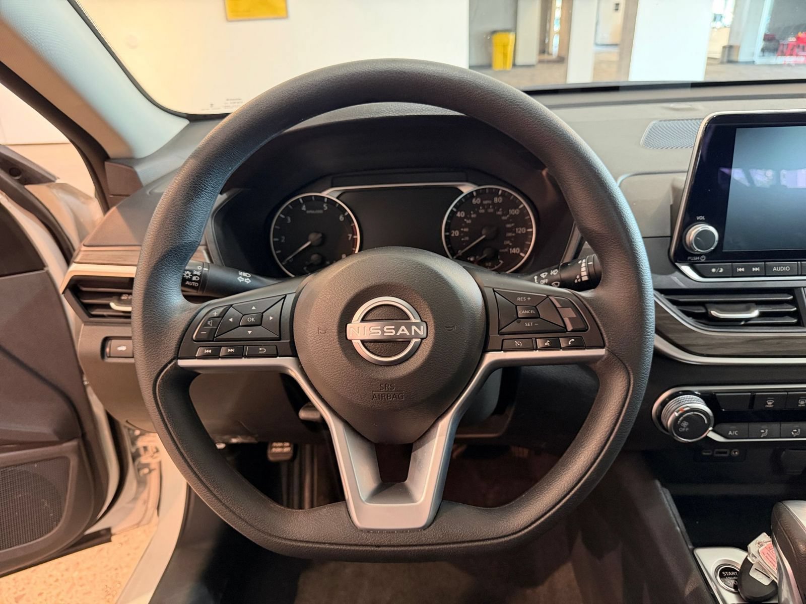 Used 2025 Nissan Altima 2.5 SV FWD image 26