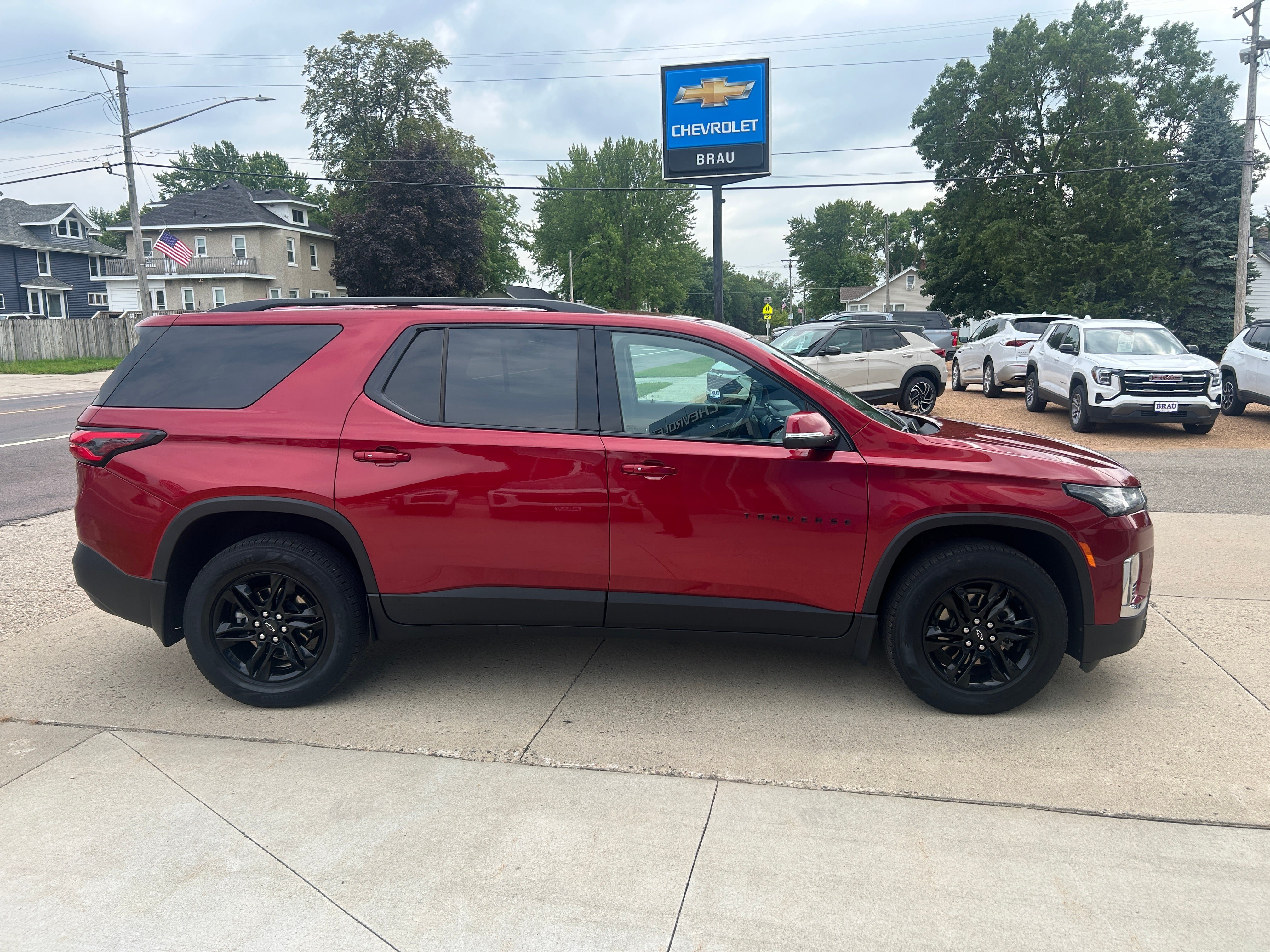 Used 2023 Chevrolet Traverse LT w/ Midnight/Sport Edition AWD/4WD image 5