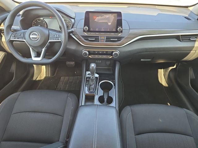 Used 2024 Nissan Altima 2.5 SV image 9