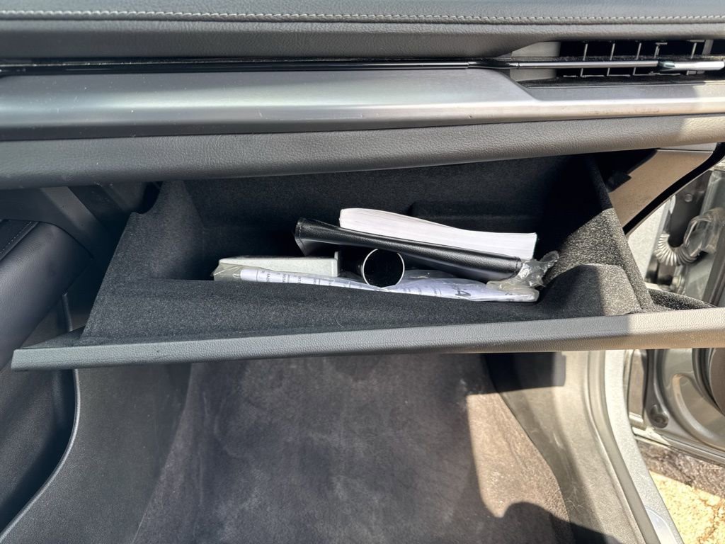 Used 2024 Cadillac XT4 Premium Luxury image 18