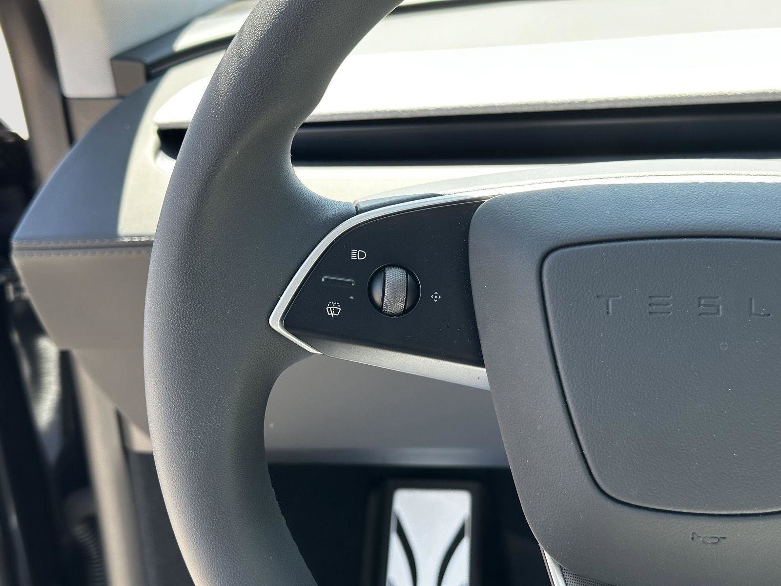 Used 2026 Tesla Model Y Long Range AWD/4WD image 12