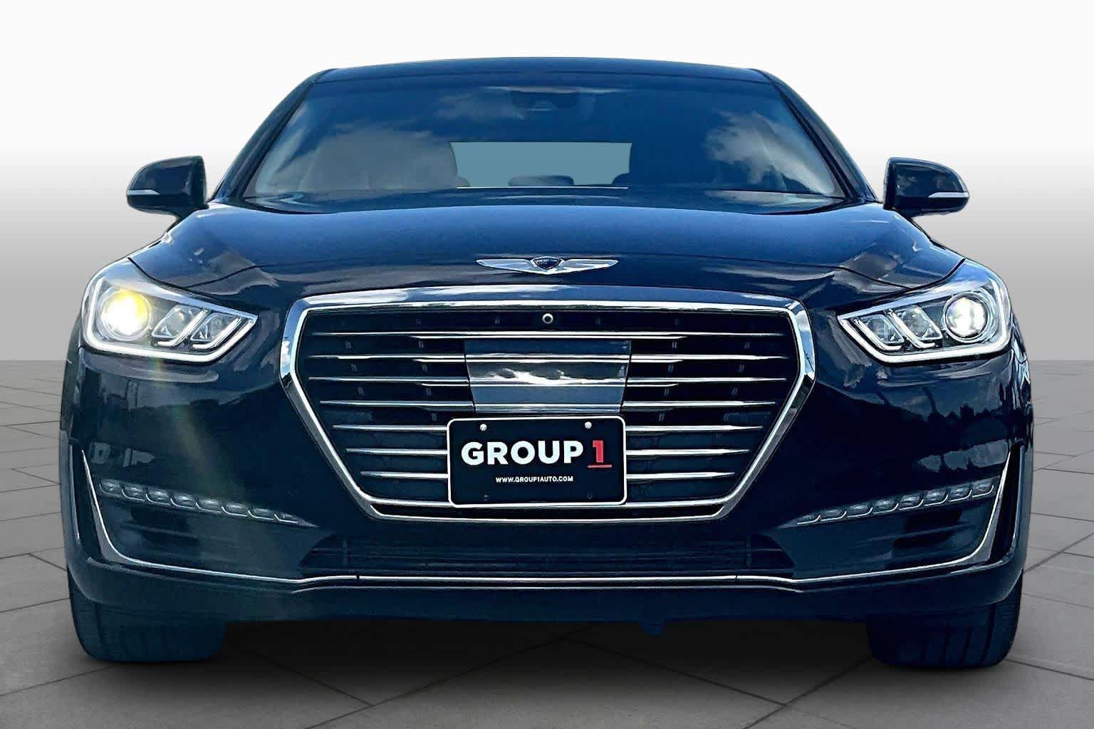 Used 2018 Genesis G90 3.3T Premium RWD image 4