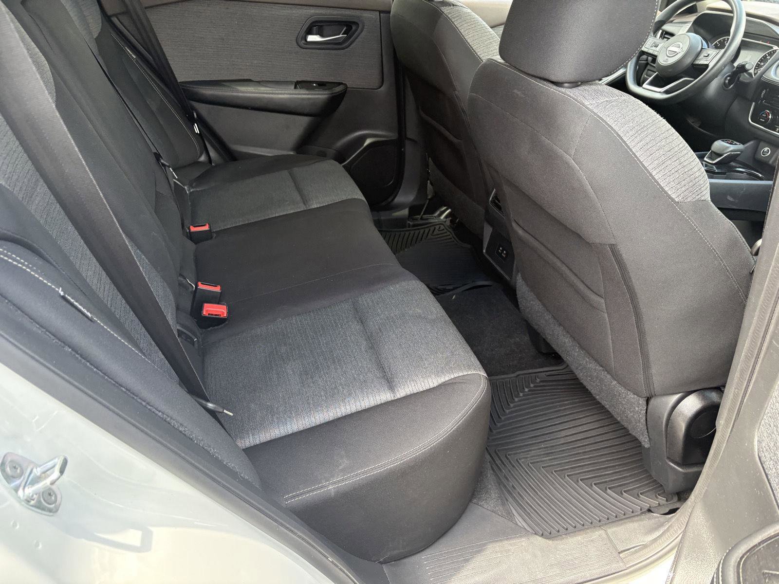 Used 2022 Nissan Rogue SV AWD/4WD image 15