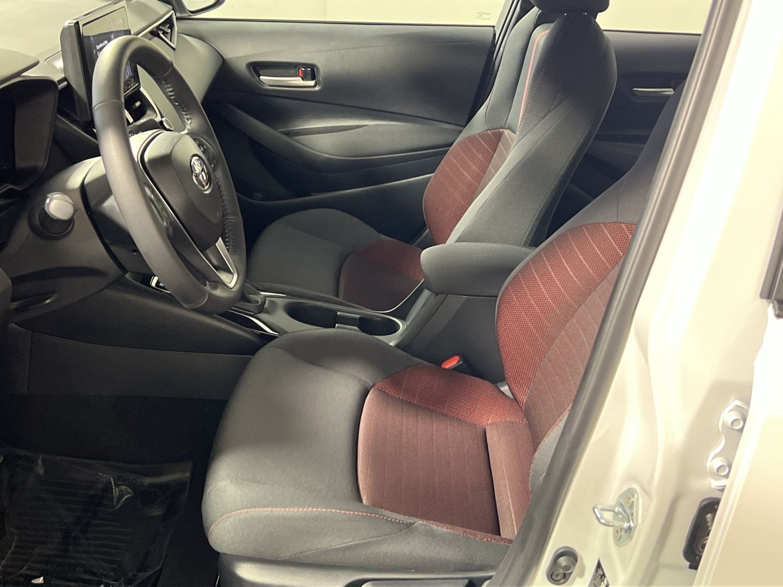 Used 2026 Toyota Corolla SE FWD image 13