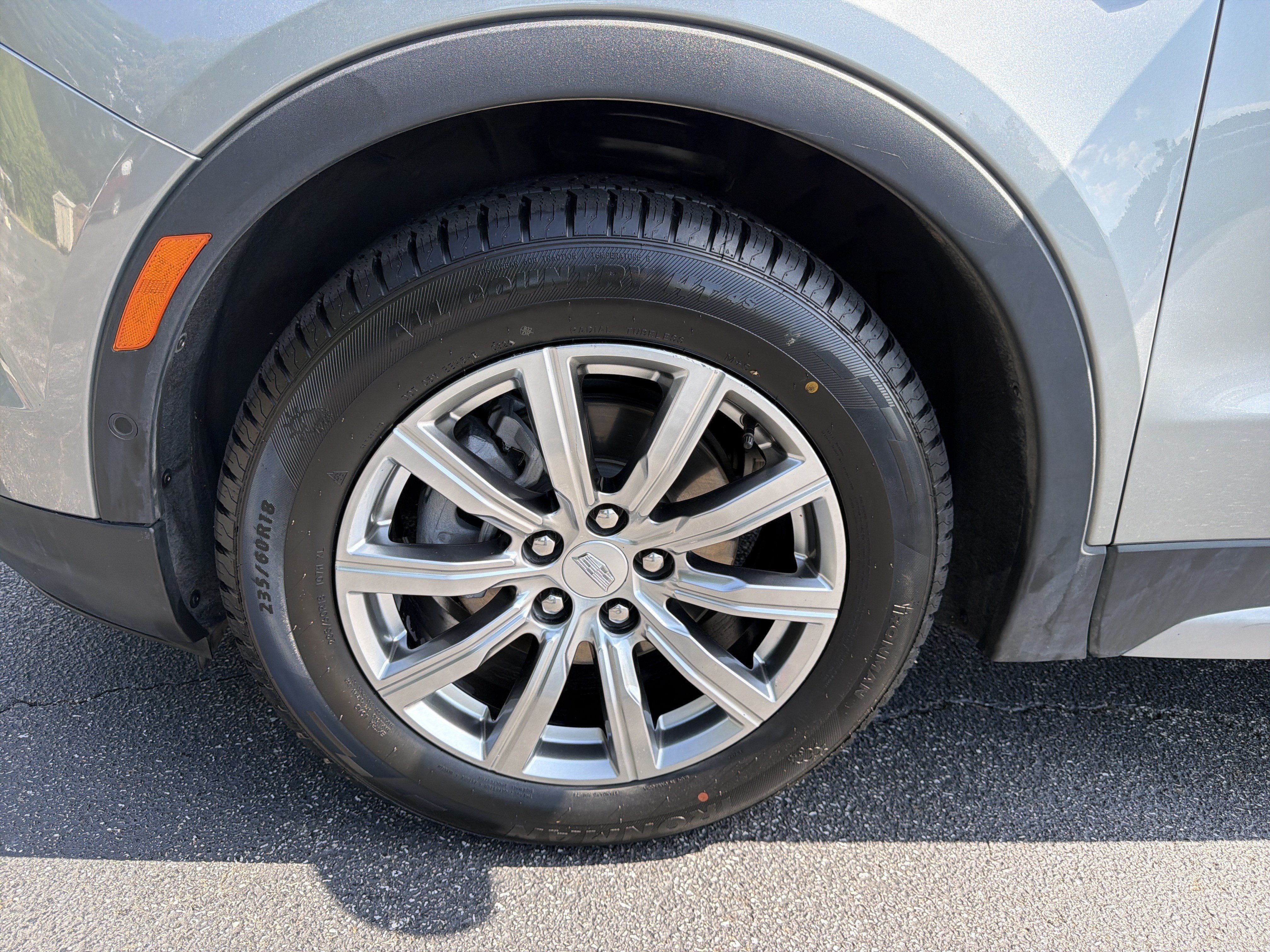 Used 2023 Cadillac XT4 Premium Luxury FWD image 11