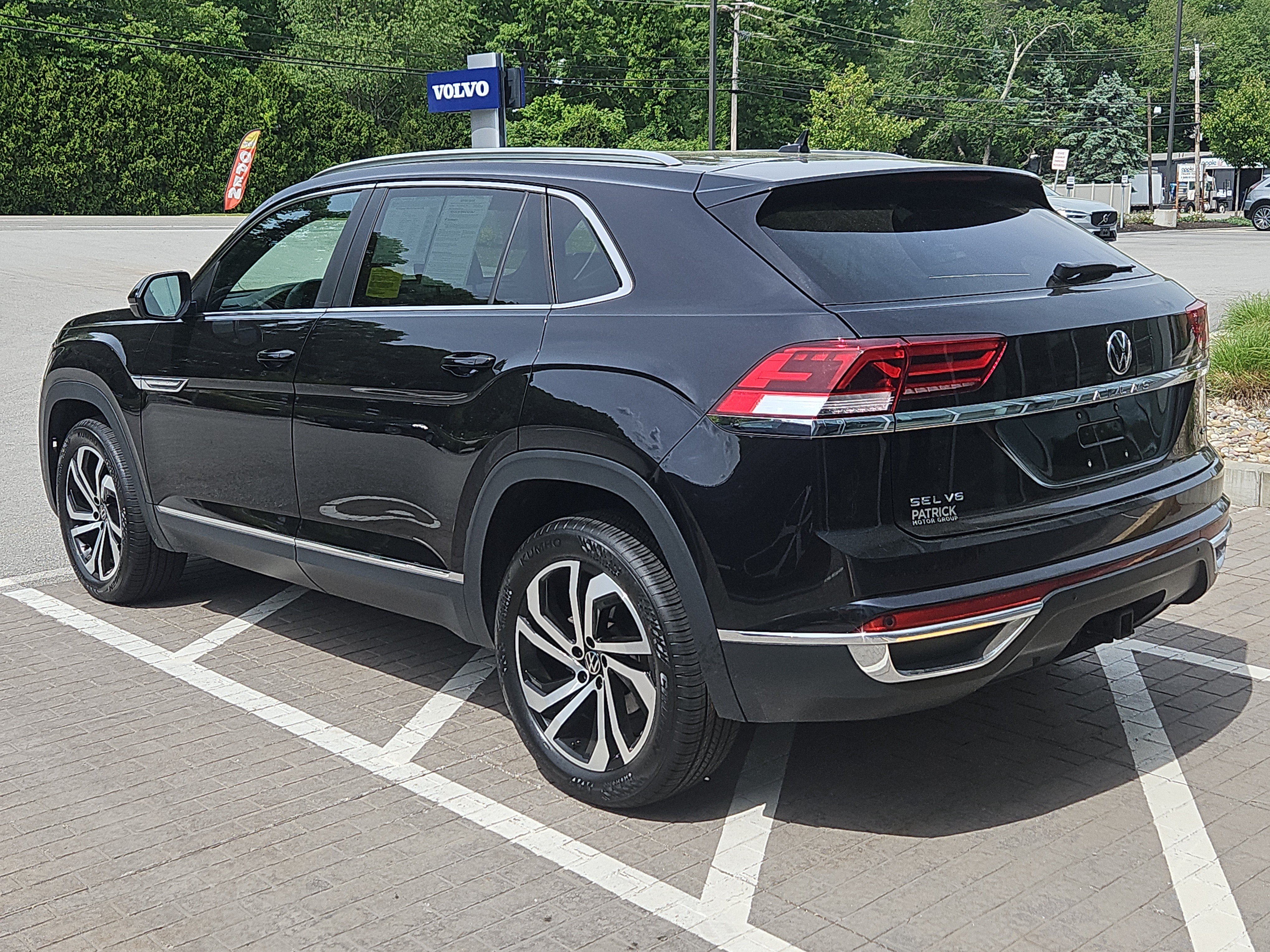 Certified 2023 Volkswagen Atlas Cross Sport SEL AWD/4WD image 30