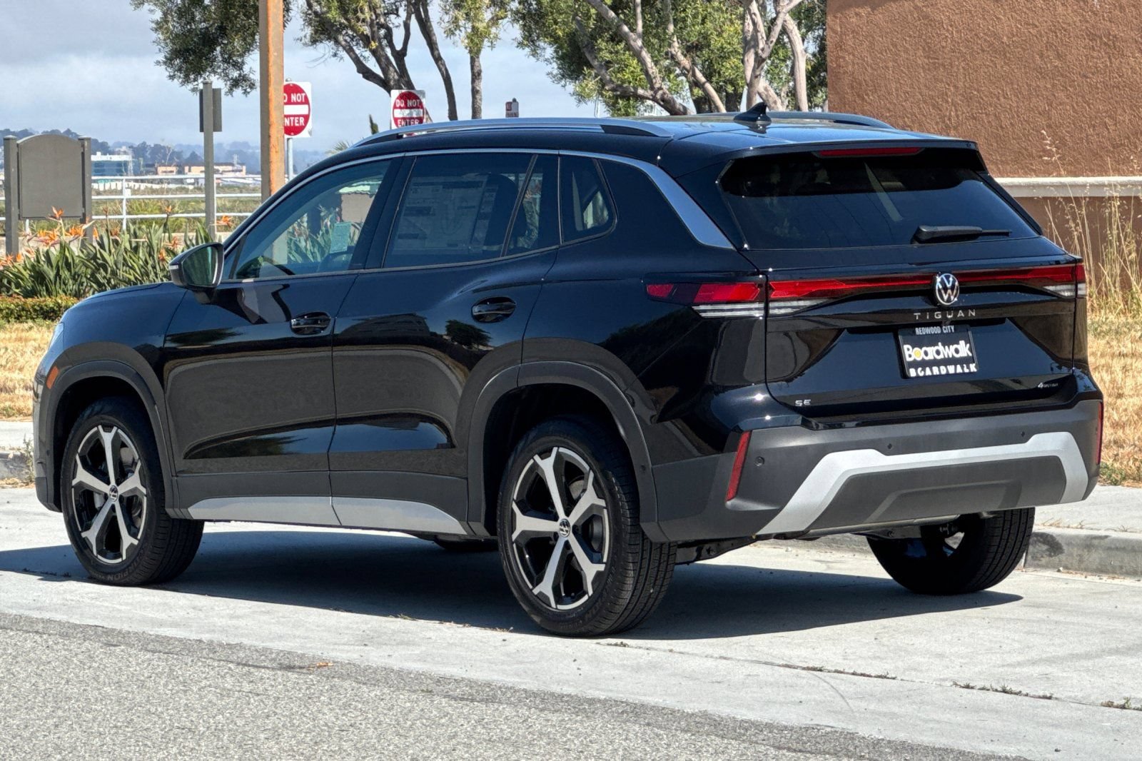 New 2025 Volkswagen Tiguan SE AWD/4WD image 6