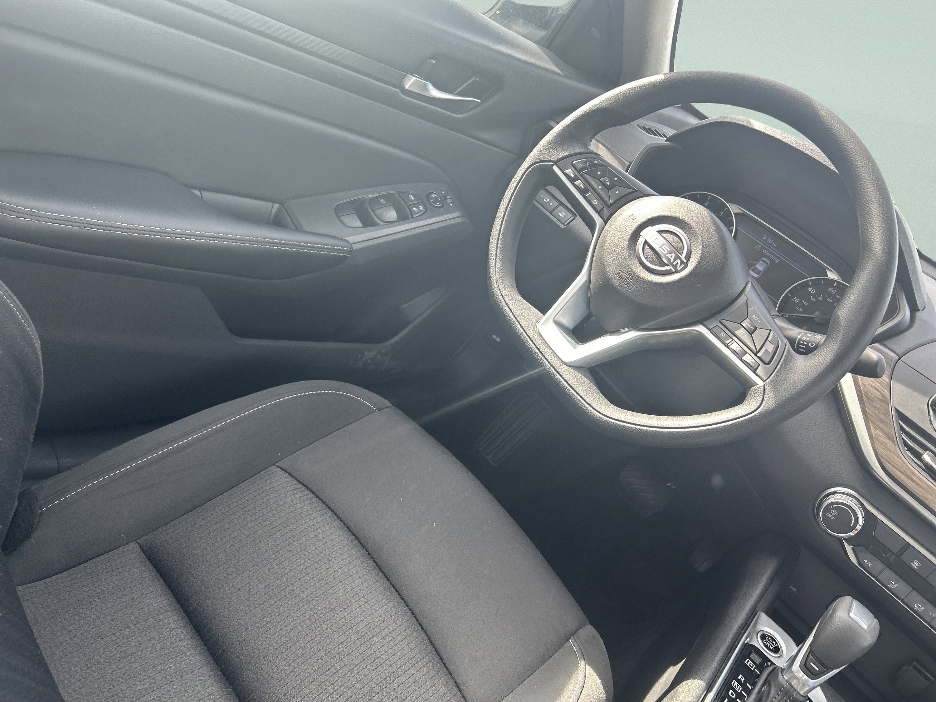 Used 2025 Nissan Altima 2.5 SV FWD image 20